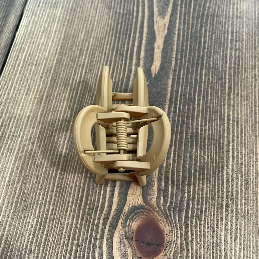 Cognac Heart Hair Claw Clip